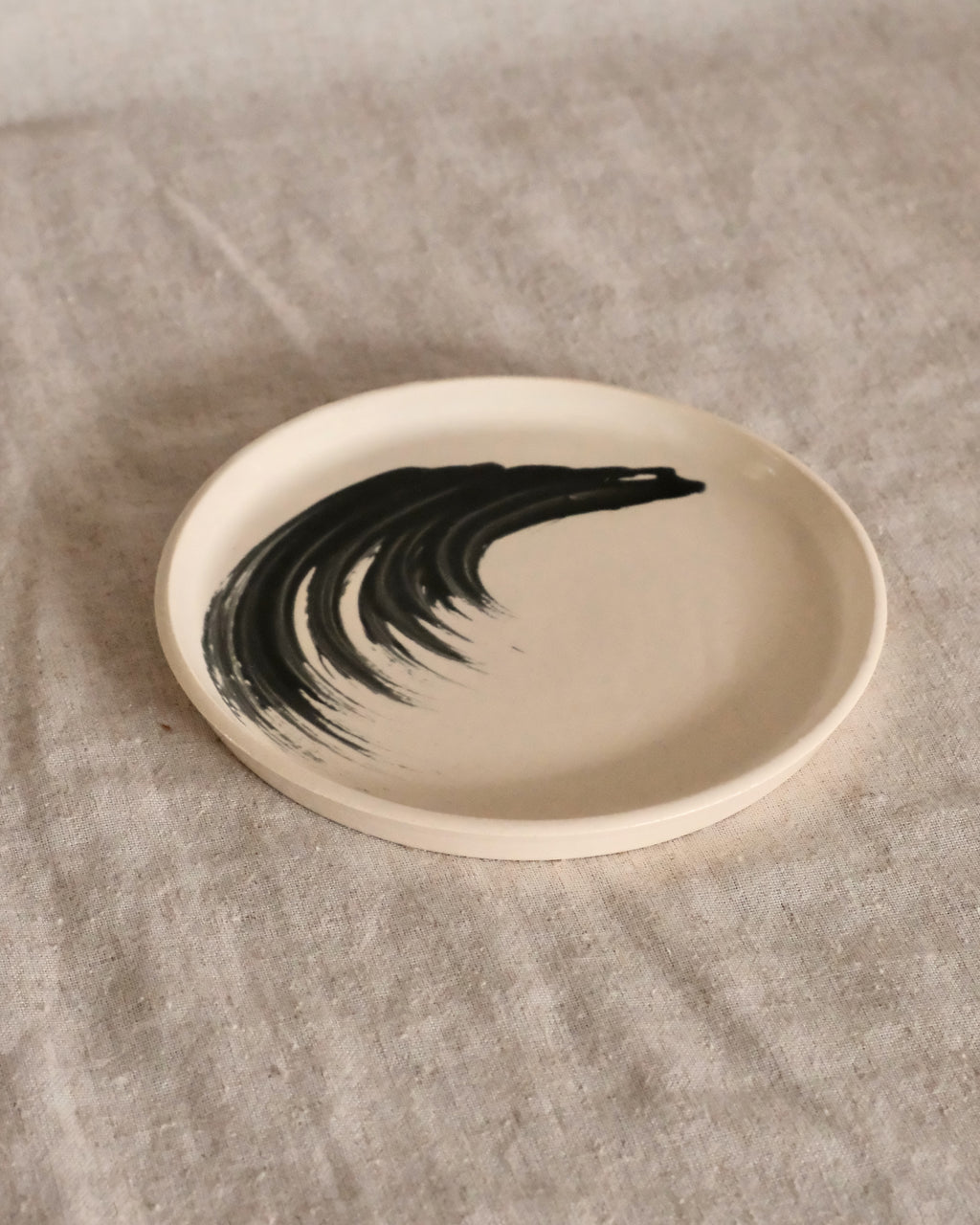 Dessert Plate in Black Brushstroke Nº1