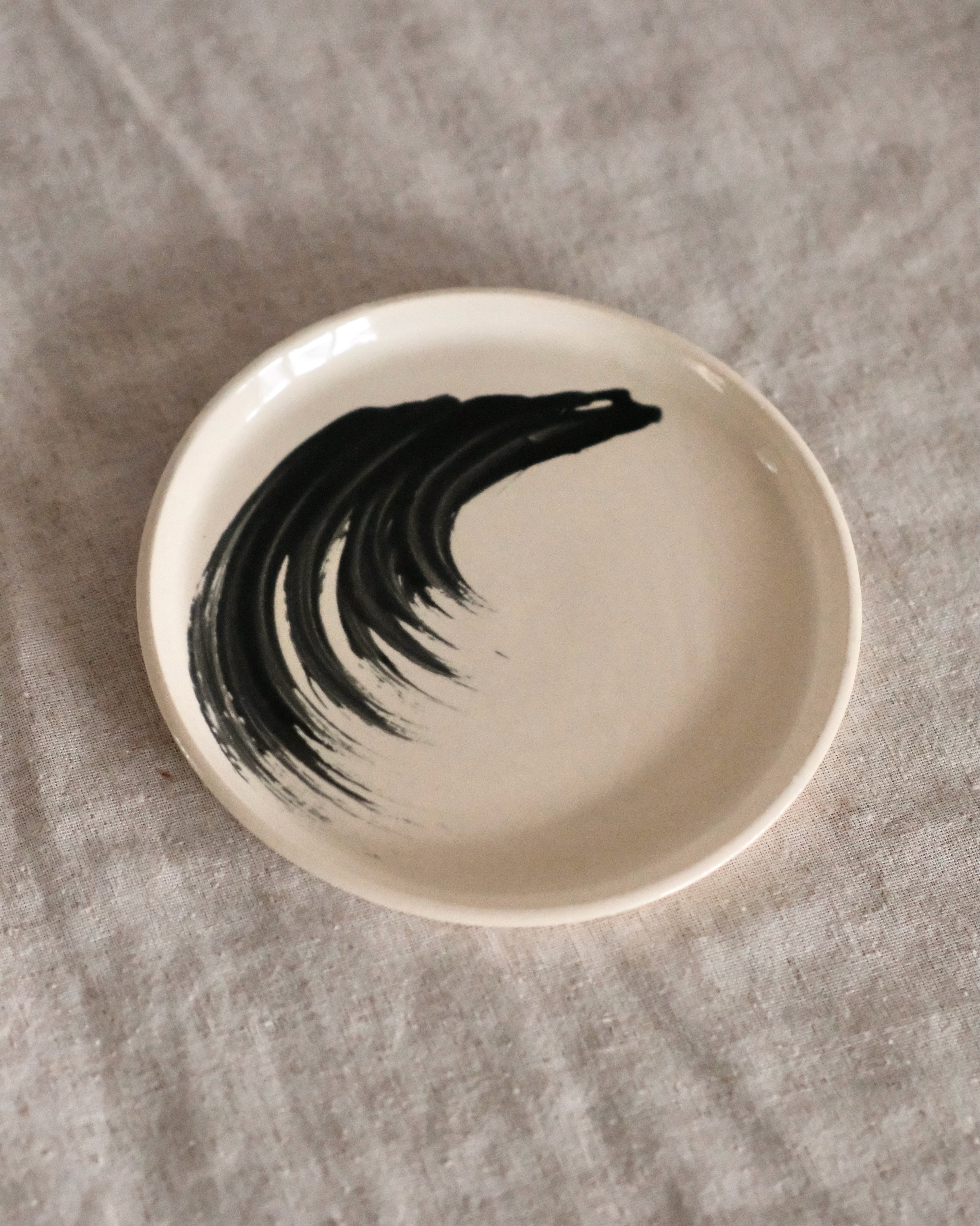 Dessert Plate in Black Brushstroke Nº1