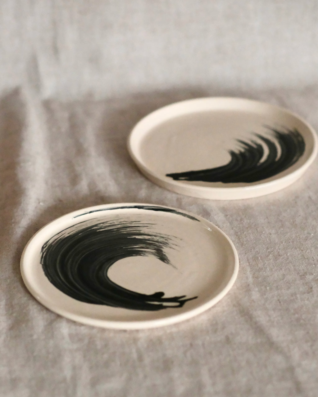 Dessert Plate in Black Brushstroke Nº2