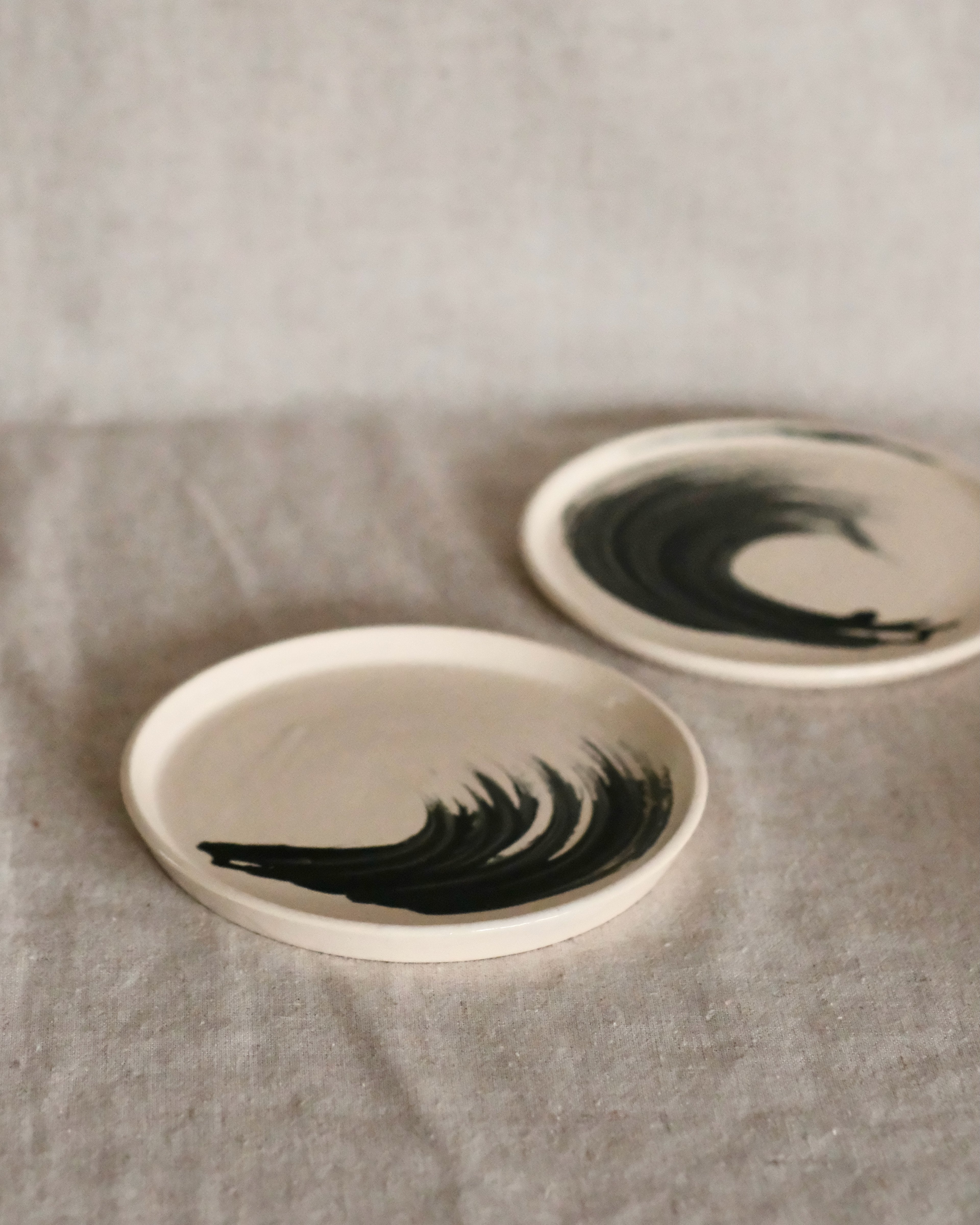 Dessert Plate in Black Brushstroke Nº1