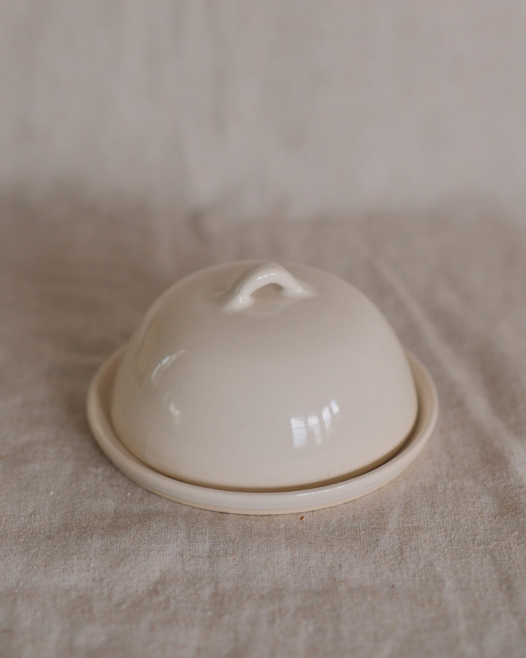 Butter Dish in Pure White