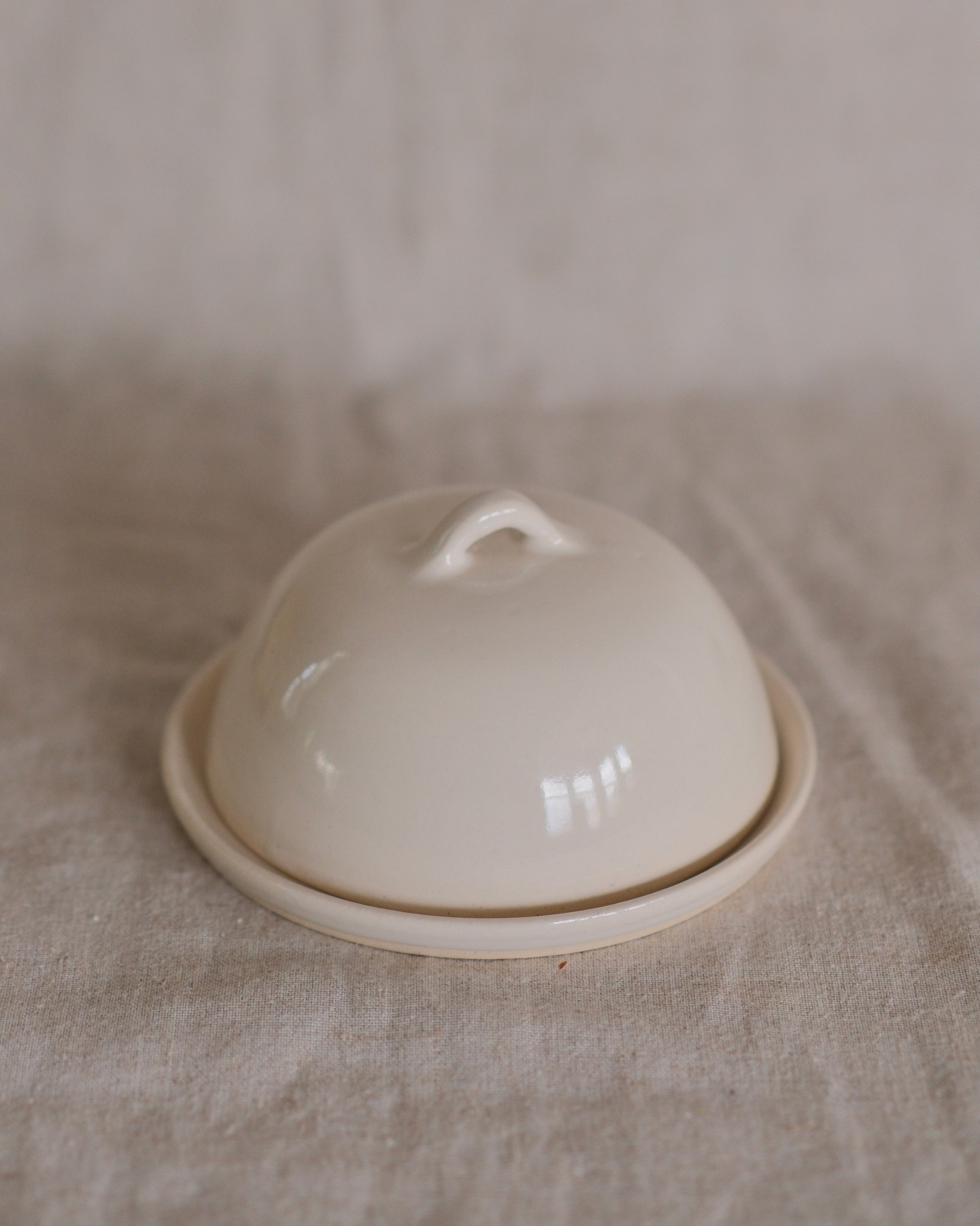 Butter Dish in Pure White