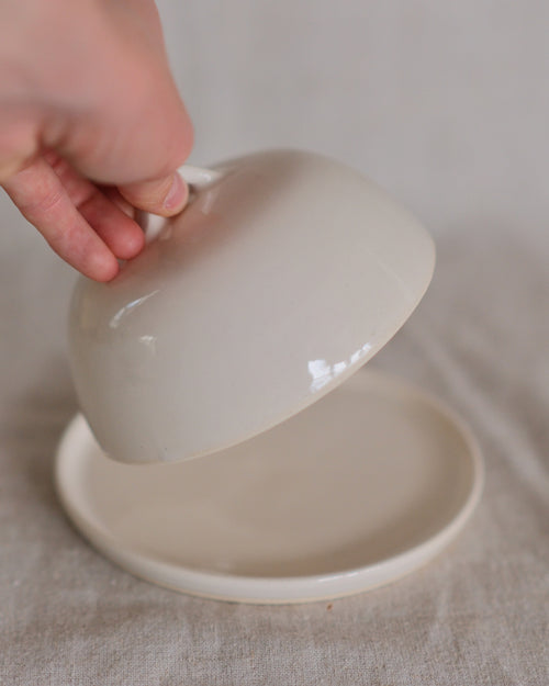 Butter Dish in Pure White