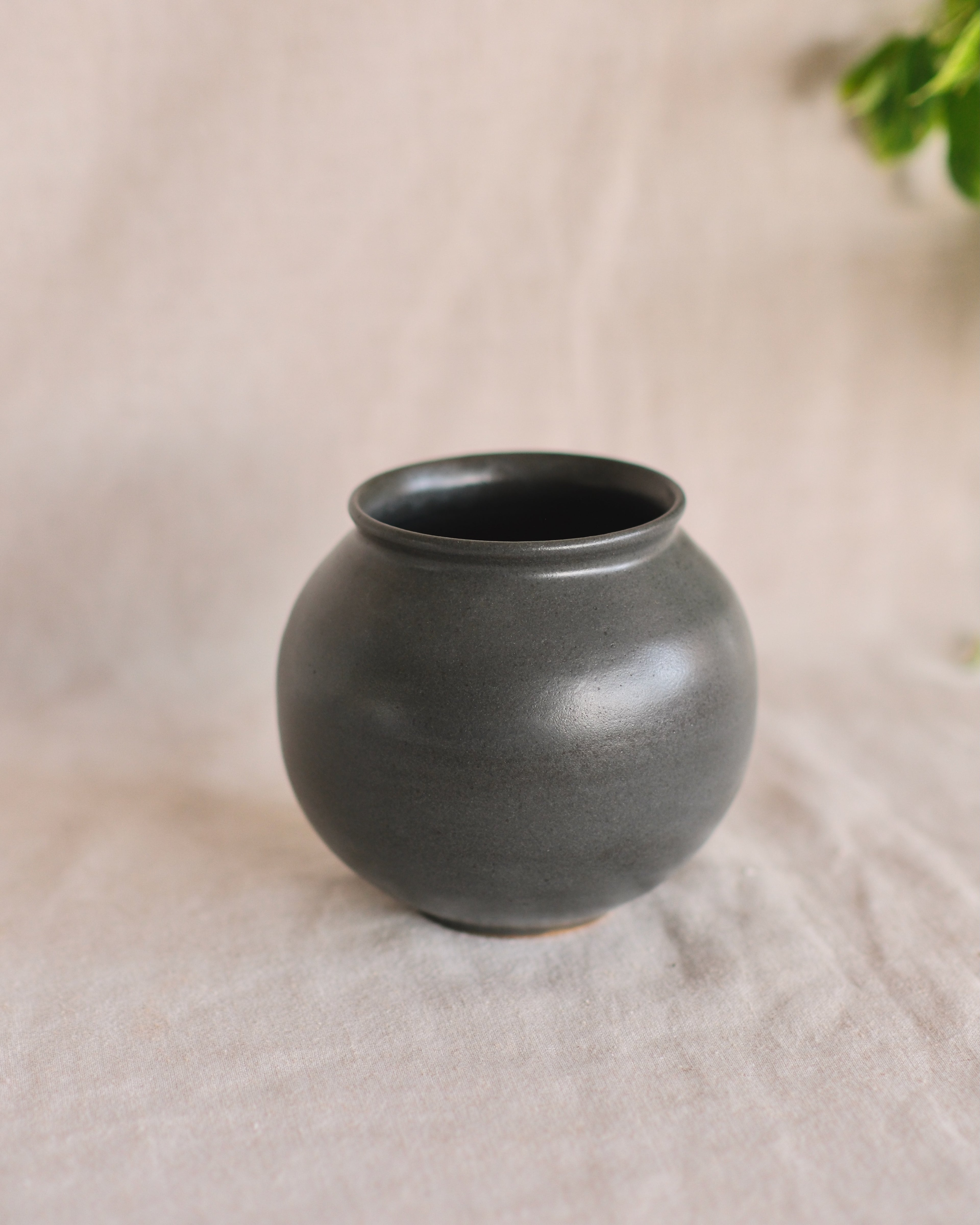 Charcoal Vase Nº3