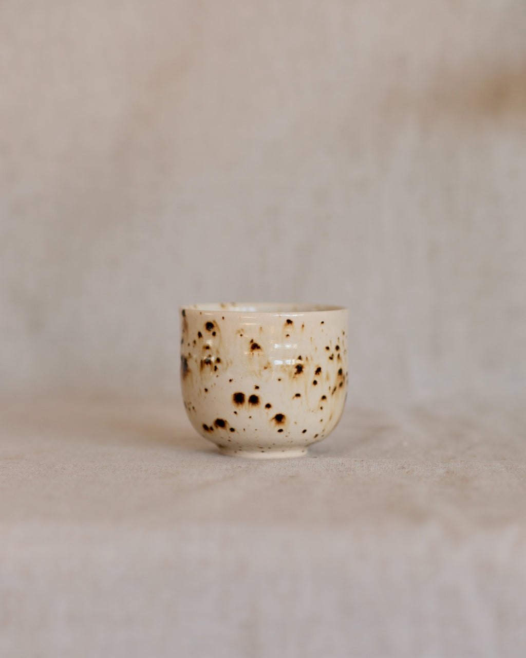 Flat White Cup in Melted Speckles