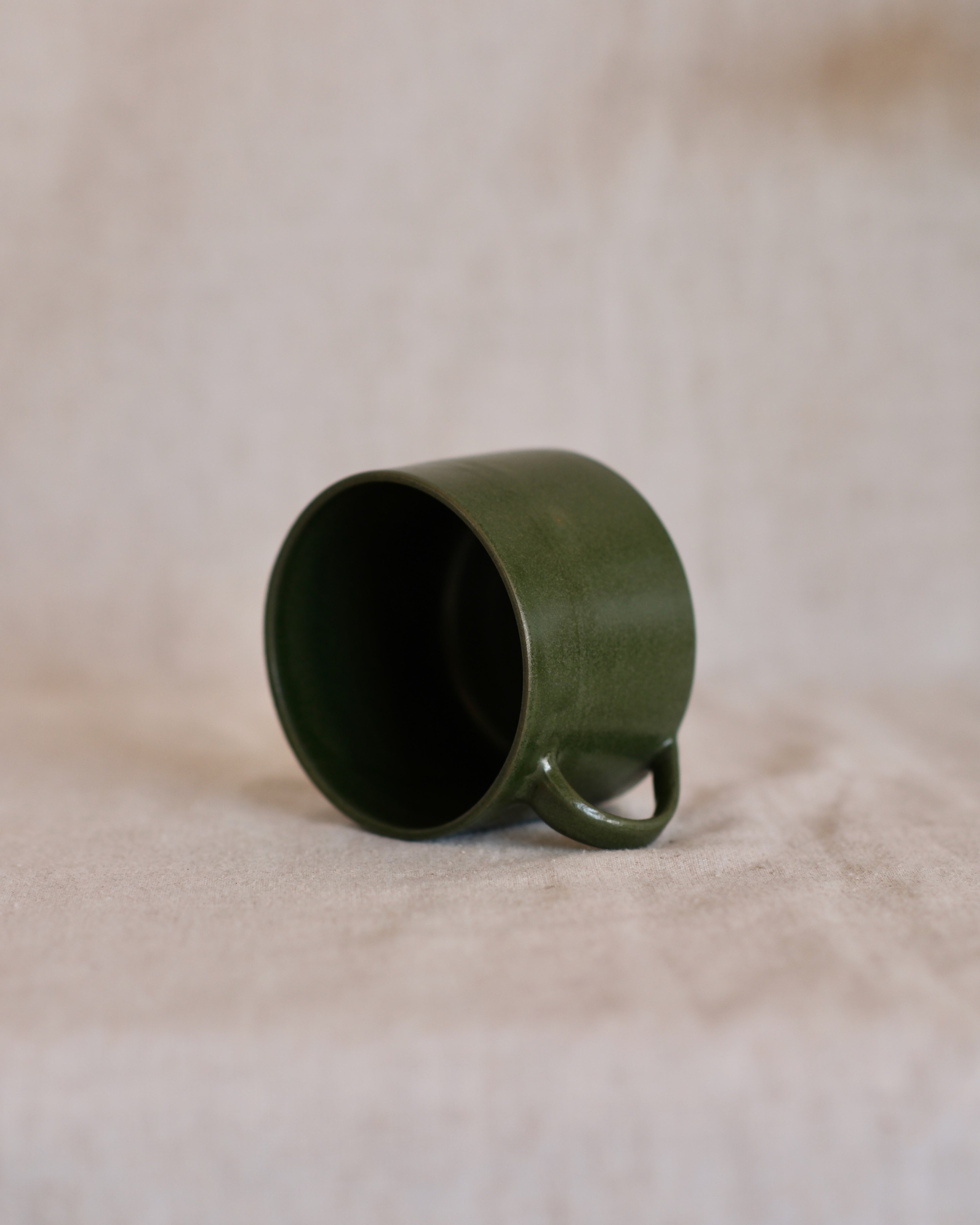 Footed Mug in Pine