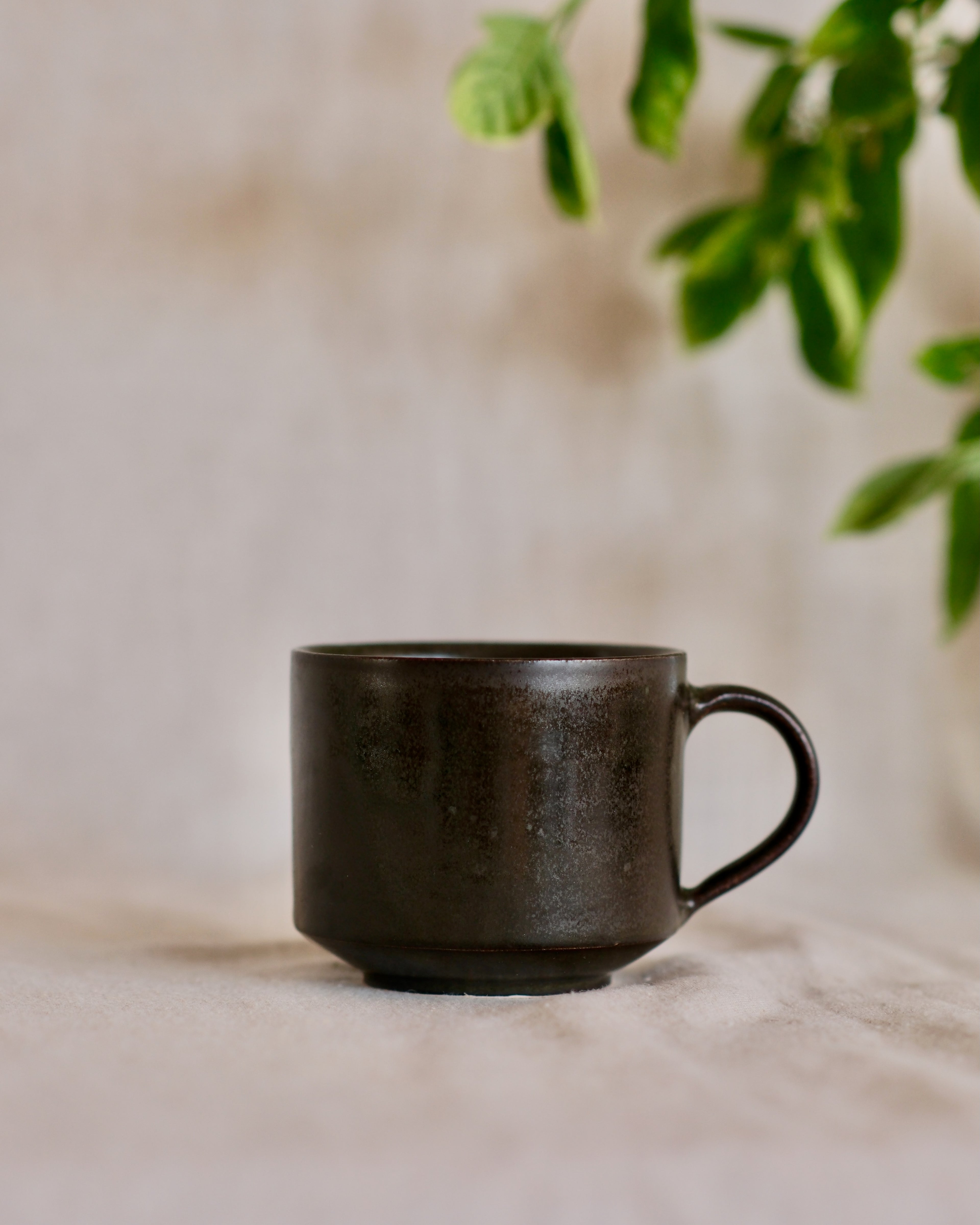 Footed Mug in Green Black