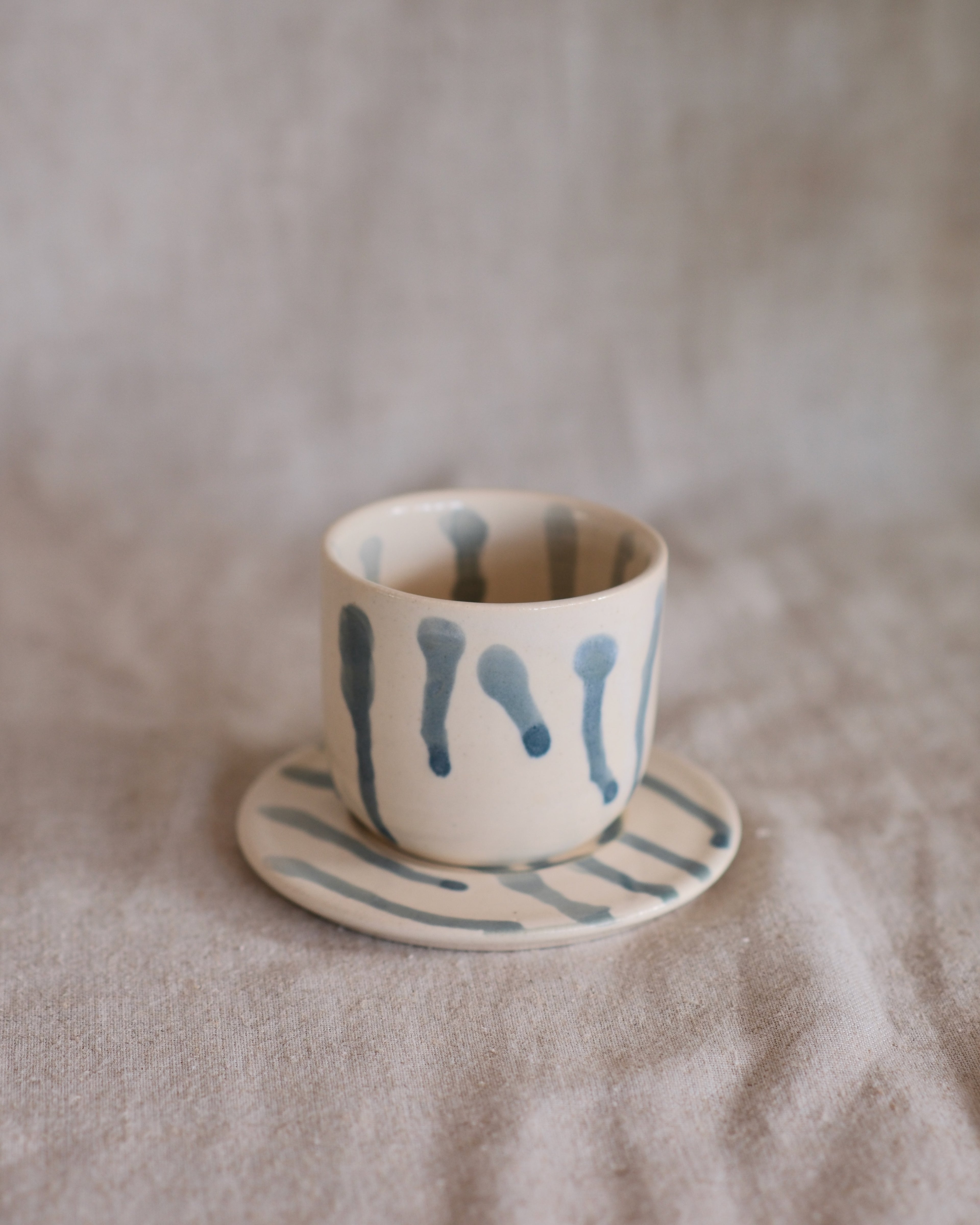 Cup & Saucer in Blue Drip Nº1