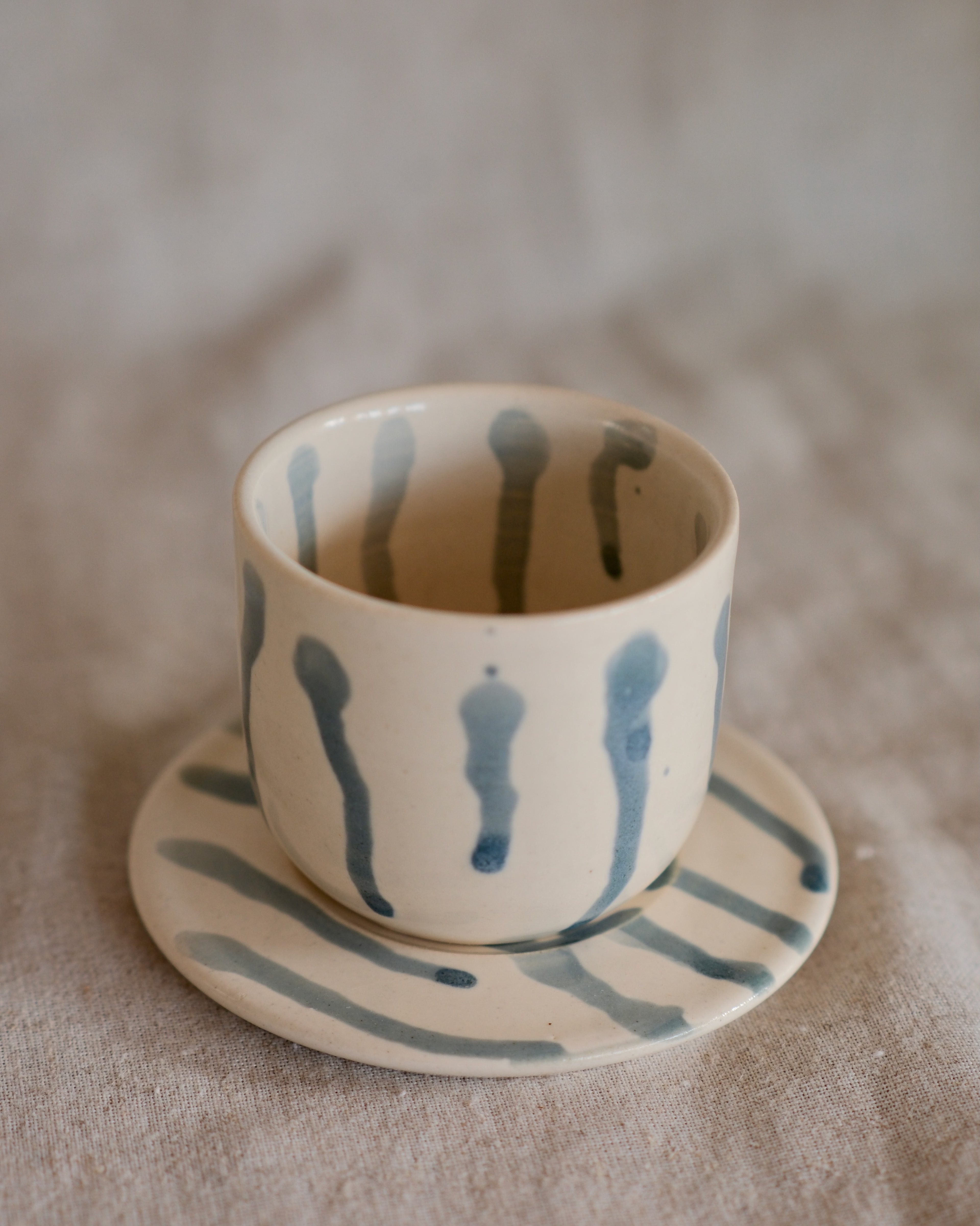 Cup & Saucer in Blue Drip Nº1