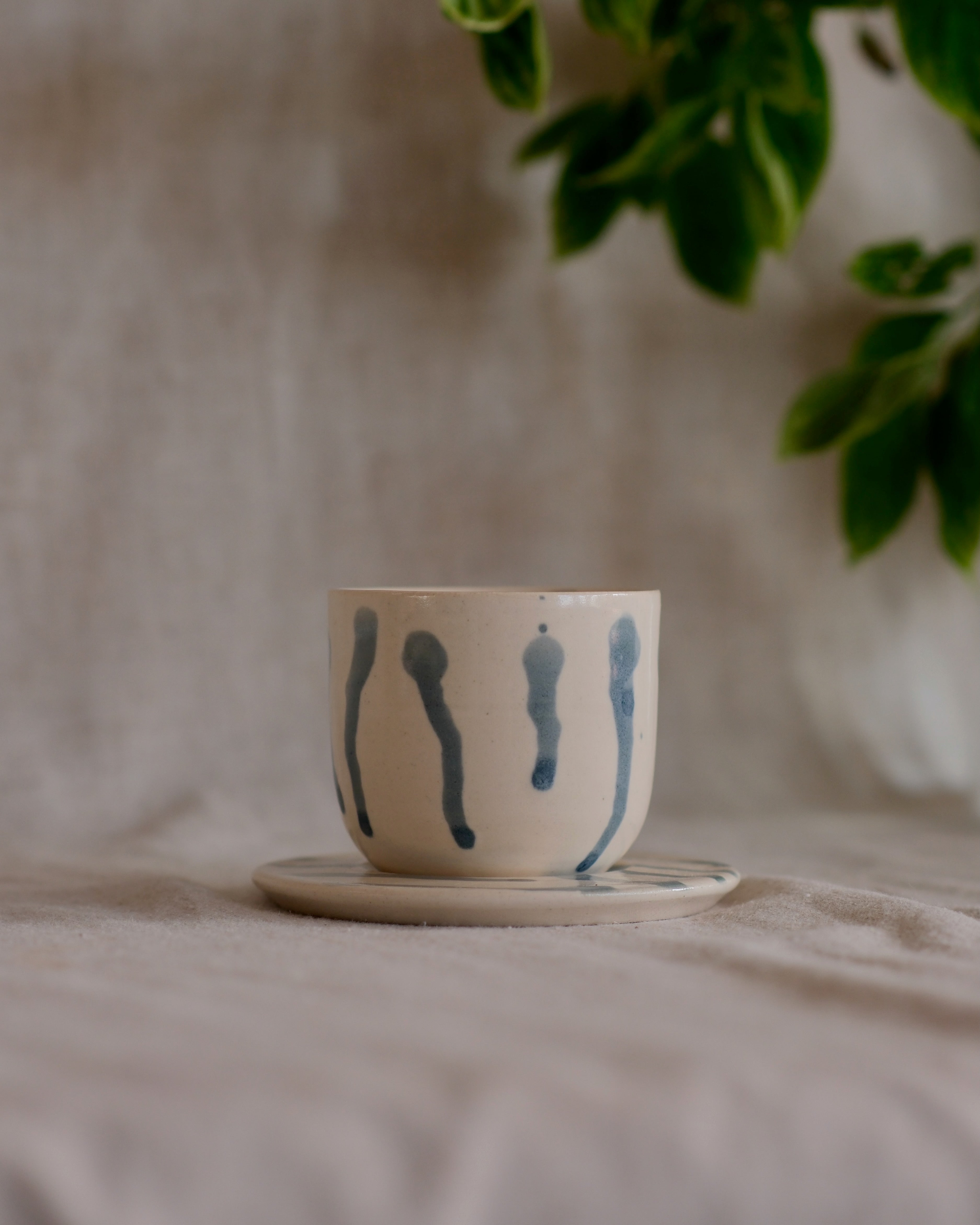 Cup & Saucer in Blue Drip Nº1