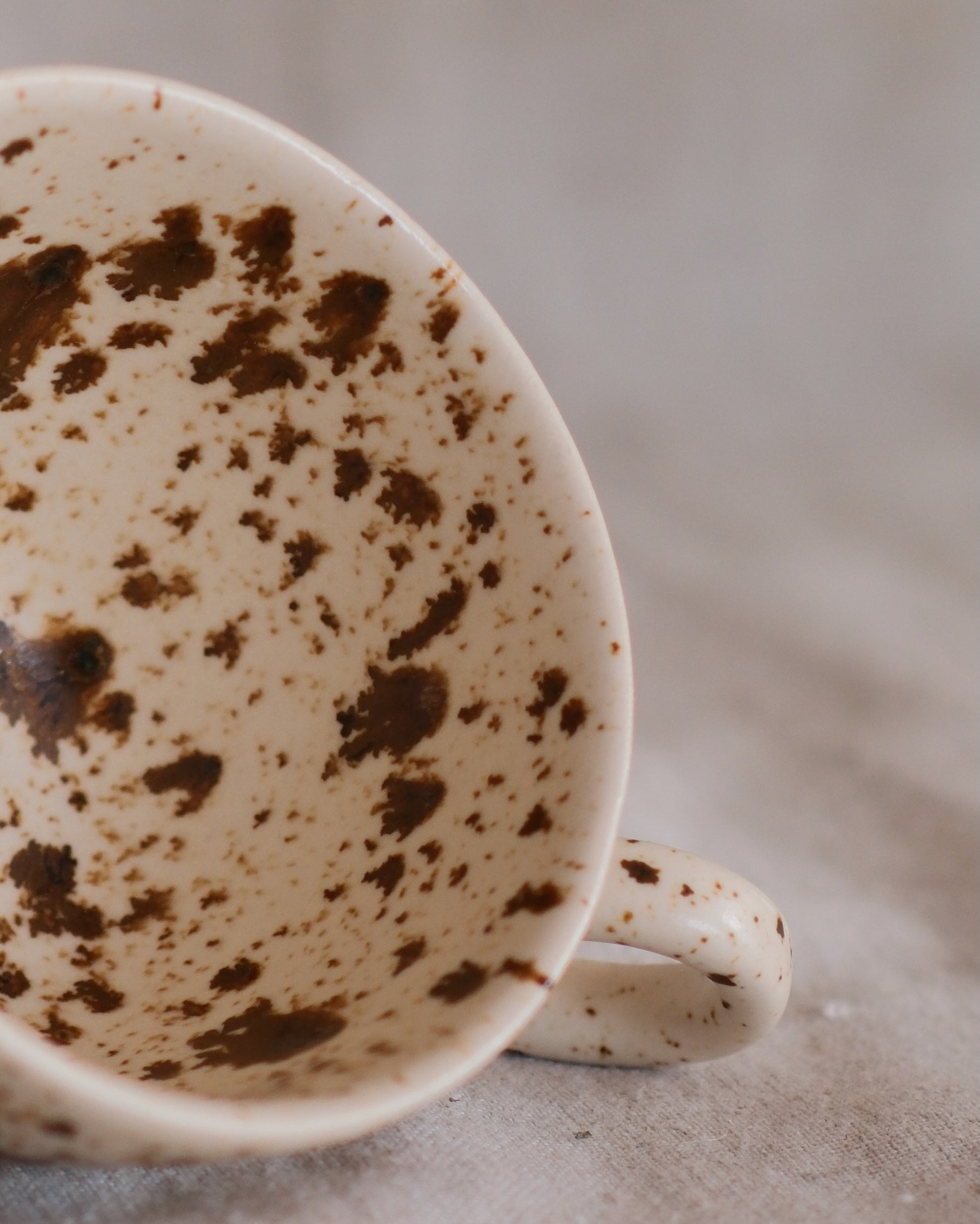 Teacup in White & Speckled