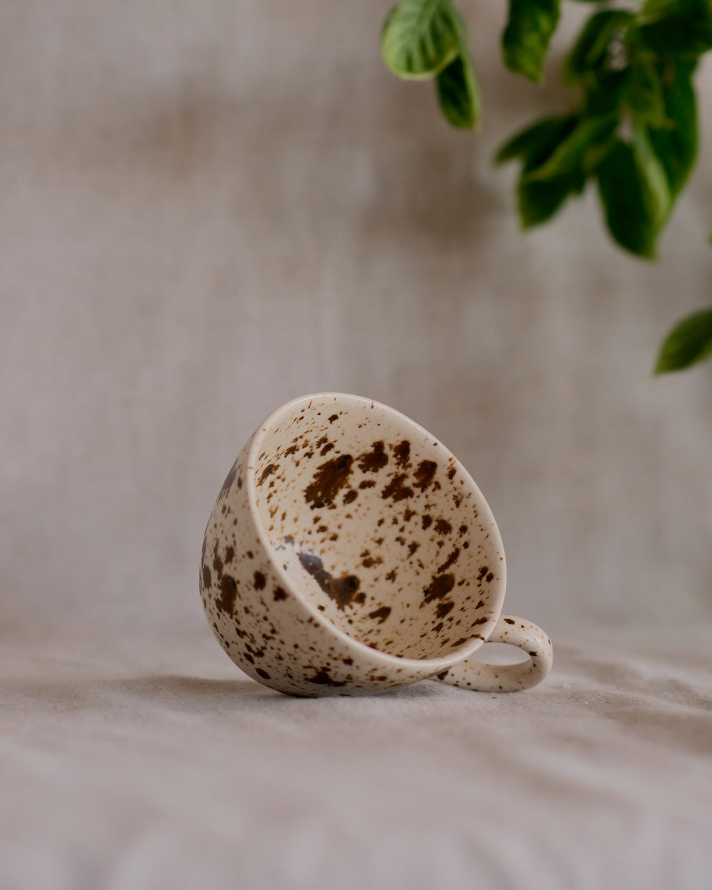 Teacup in White & Speckled