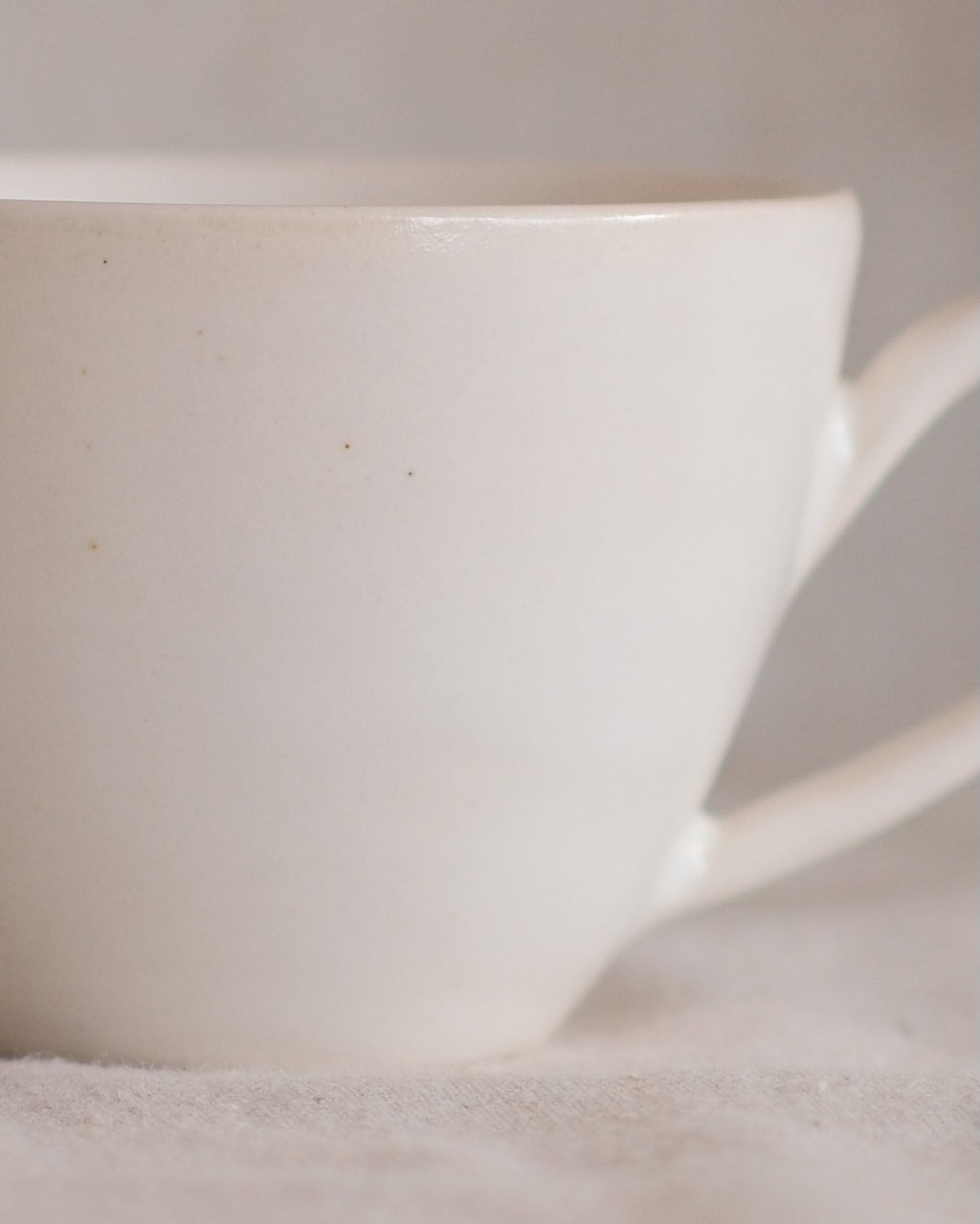 Teacup in Matte White